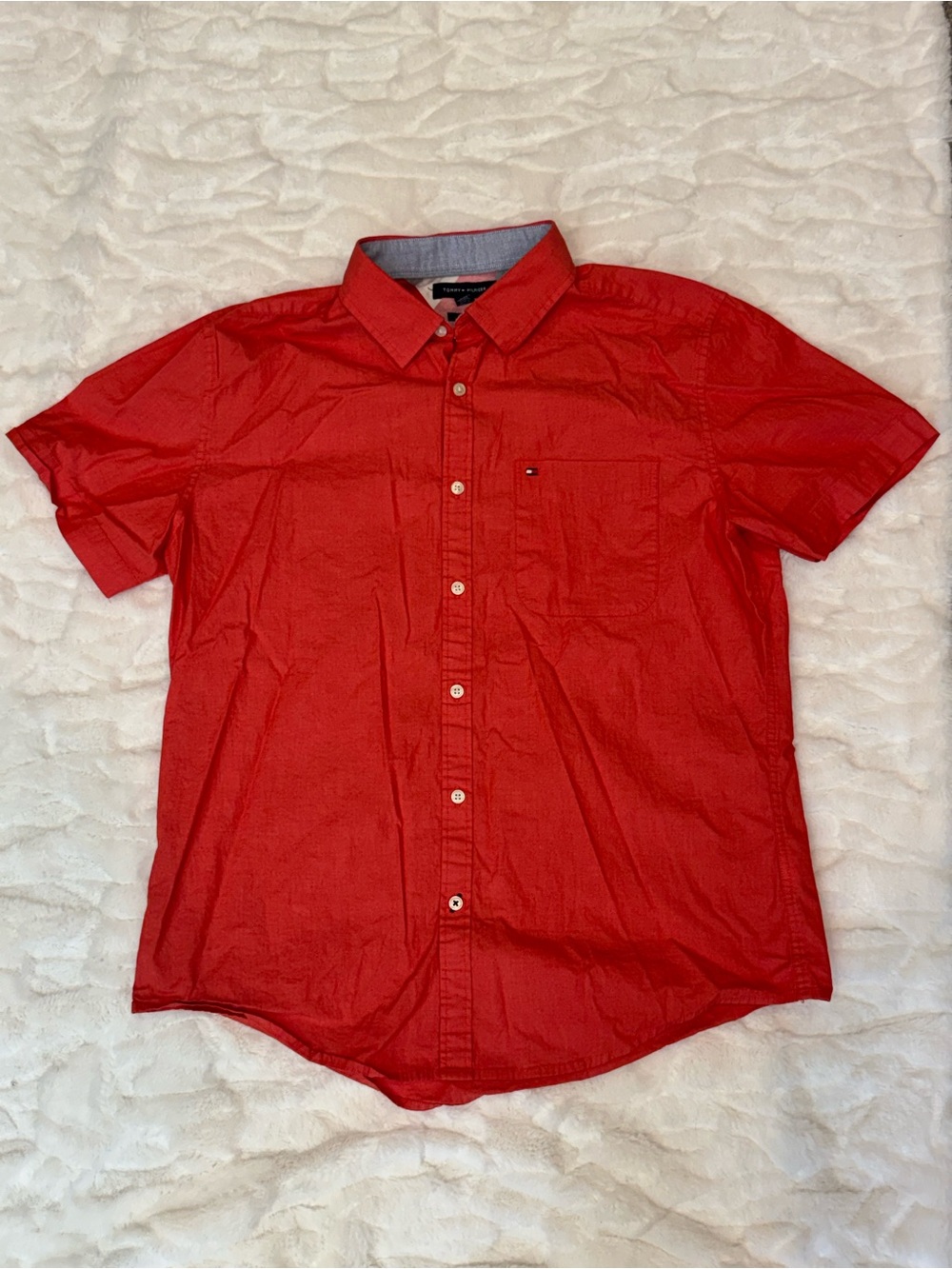 Tommy Hilfiger Red Short-Sleeve Button-Up Shirt Size Large